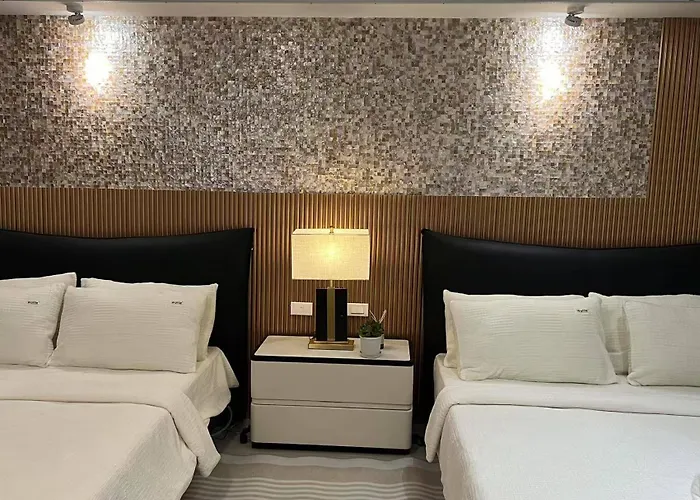 East Glory Penthouse Apartahotel